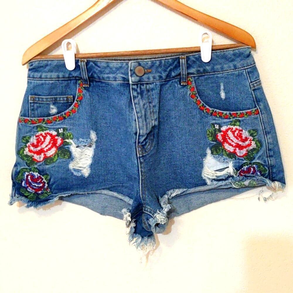 ASOS Embroidered Floral Cutoff Style Denim Shorts, US 10 / UK 14